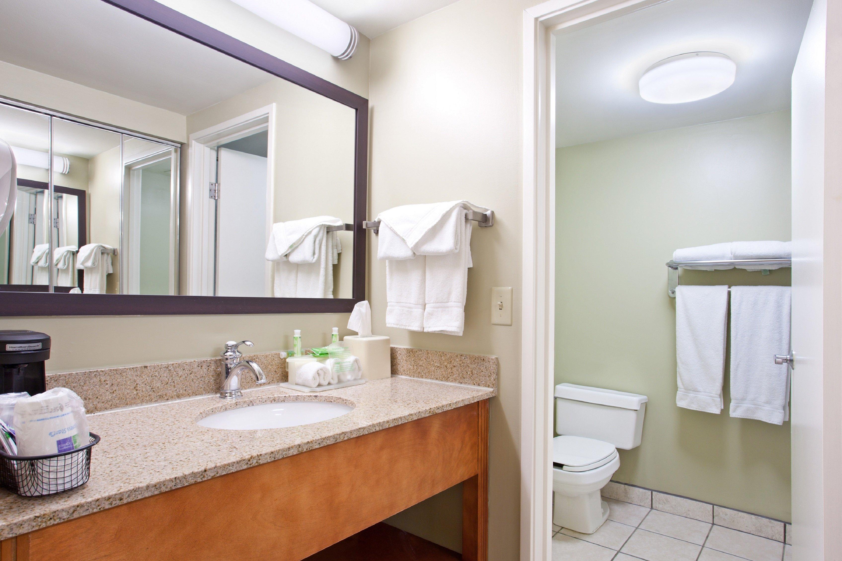 Holiday Inn Express Hotel & Suites Pittsburgh Airport By Ihg Robinson Township Exterior foto